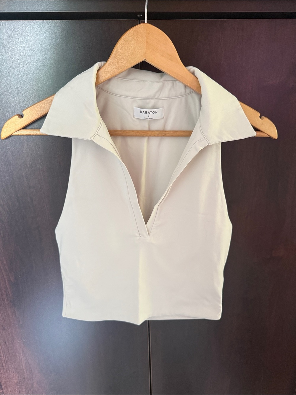 Babaton Cream Collared V-Neck Sleeveless CROP Top - Size S